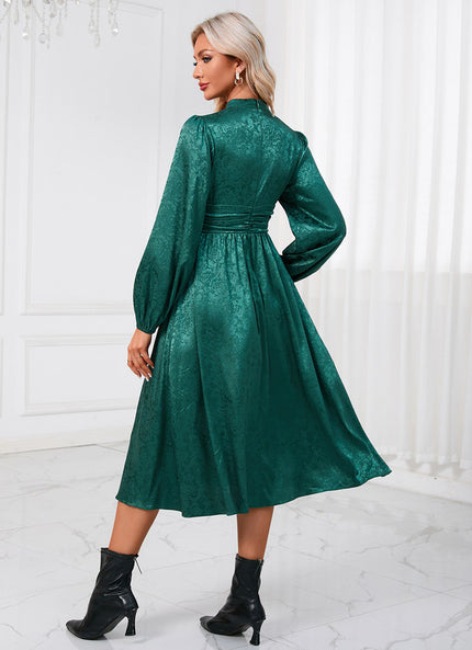Robe Longue Verte Satinée À Col Montant