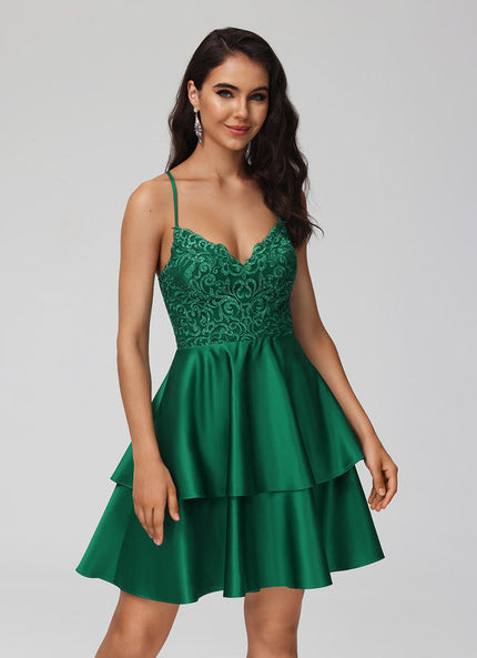 Robe Courte Satinée À Volants