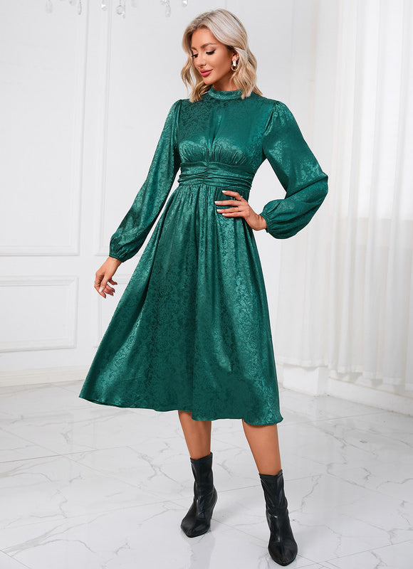 Robe Longue Verte Satinée À Col Montant - gallery 4