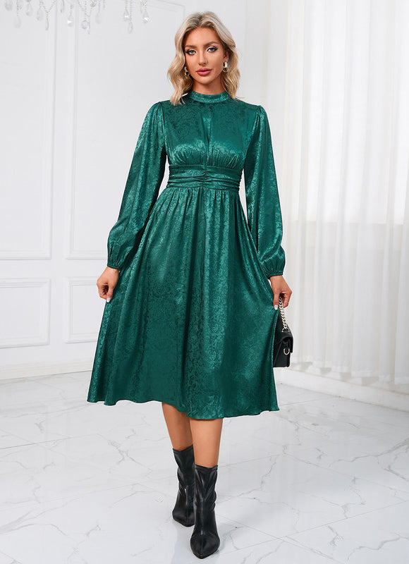 Robe Longue Verte Satinée À Col Montant - gallery 1