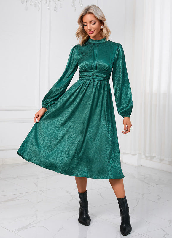 Robe Longue Verte Satinée À Col Montant - gallery 5